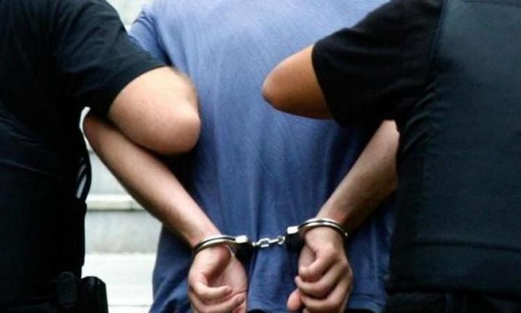 ضبط عنصر جنائي خطر بسفاجا بحوزته مواد مخدرة بقيمة 10ملايين جنيه ضبط عنصر جنائي خطر بسفاجا بحوزته مواد مخدرة بقيمة 10ملايين جنيه
