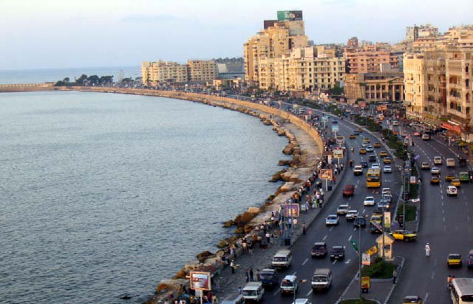 طقس غائم جزئيا ونشاط للرياح في الإسكندرية طقس غائم جزئيا ونشاط للرياح في الإسكندرية