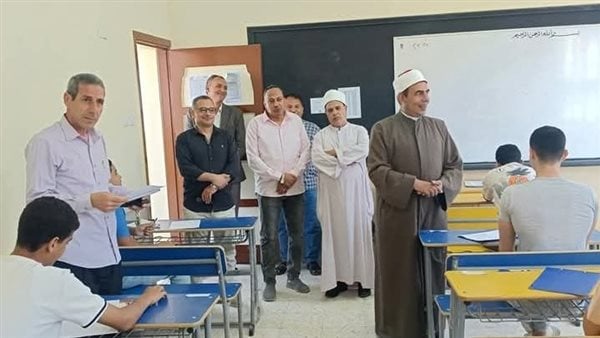 طلاب الثانوية الأزهرية بجنوب سيناء يؤدون اليوم امتحانات نهاية العام فى البلاغة والهندسة والمنطق القديم والحديث والصرف طلاب الثانوية الأزهرية بجنوب سيناء يؤدون اليوم امتحانات نهاية العام فى البلاغة والهندسة والمنطق القديم والحديث والصرف