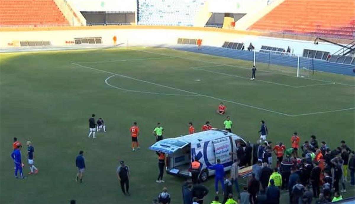 عاجل بالصور | أحمد قندوسي يتعرض لإصابة مروعة أمام فاركو.. وبكاء اللاعبين عاجل بالصور | أحمد قندوسي يتعرض لإصابة مروعة أمام فاركو.. وبكاء اللاعبين