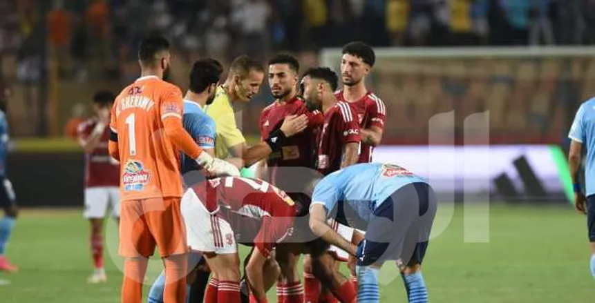عاجل| ضربة «ثلاثية» في بيراميدز قبل ساعات من صدام الأهلي.. وتحرك كرواتي عاجل عاجل| ضربة «ثلاثية» في بيراميدز قبل ساعات من صدام الأهلي.. وتحرك كرواتي عاجل