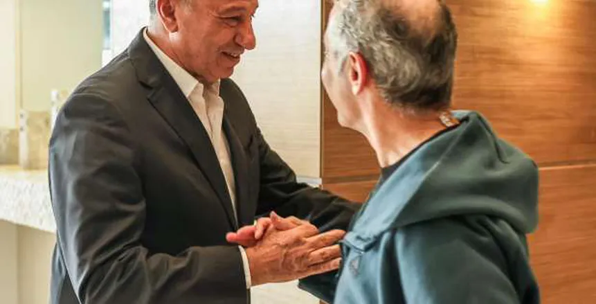 عاجل| مدرب الأهلي الجديد بعد رحيل كولر.. أزمة «زيزو» وطلب بيراميدز عاجل| مدرب الأهلي الجديد بعد رحيل كولر.. أزمة «زيزو» وطلب بيراميدز