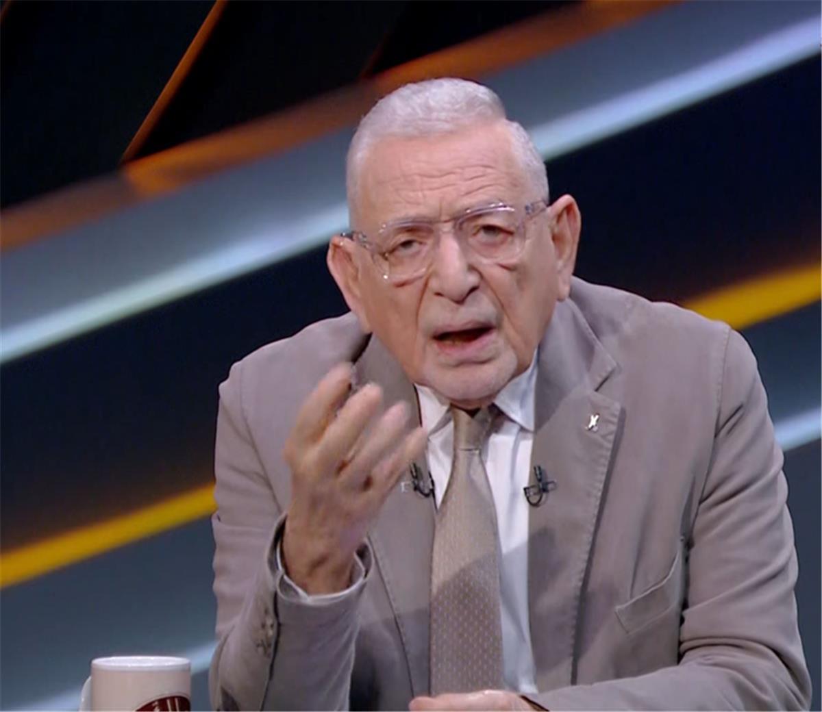 عدلي القيعي يرد على تصريحات نيرة الأحمر بشان تفريغ الزمالك: 80% من بطولاتكم من لاعبي الأهلي عدلي القيعي يرد على تصريحات نيرة الأحمر بشان تفريغ الزمالك: 80% من بطولاتكم من لاعبي الأهلي