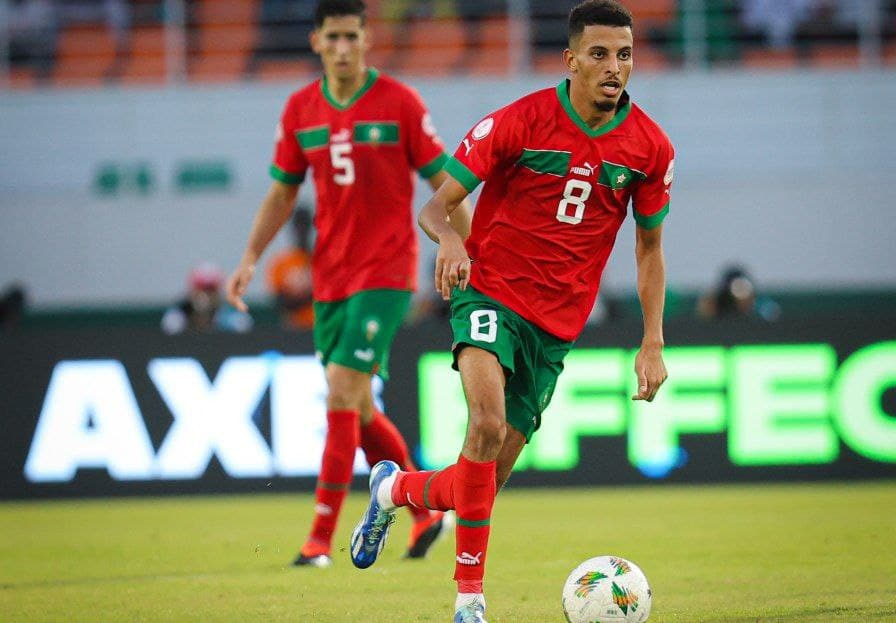 عز الدين أوناحي يحسم موقفه من الانتقال الى الدوري السعودي عز الدين أوناحي يحسم موقفه من الانتقال الى الدوري السعودي