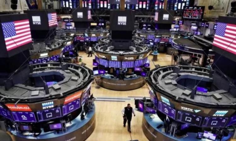 عقود الأسهم الأمريكية تتراجع وسط ترقب نتائج الشركات التوترات التجارية عقود الأسهم الأمريكية تتراجع وسط ترقب نتائج الشركات التوترات التجارية