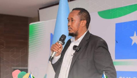 علي أحمد محمد المقدشي: زيارة رئيس الوزراء الصومالي إلى لاسعانود: بداية نهاية مشروع تقسيم الصومال علي أحمد محمد المقدشي: زيارة رئيس الوزراء الصومالي إلى لاسعانود: بداية نهاية مشروع تقسيم الصومال