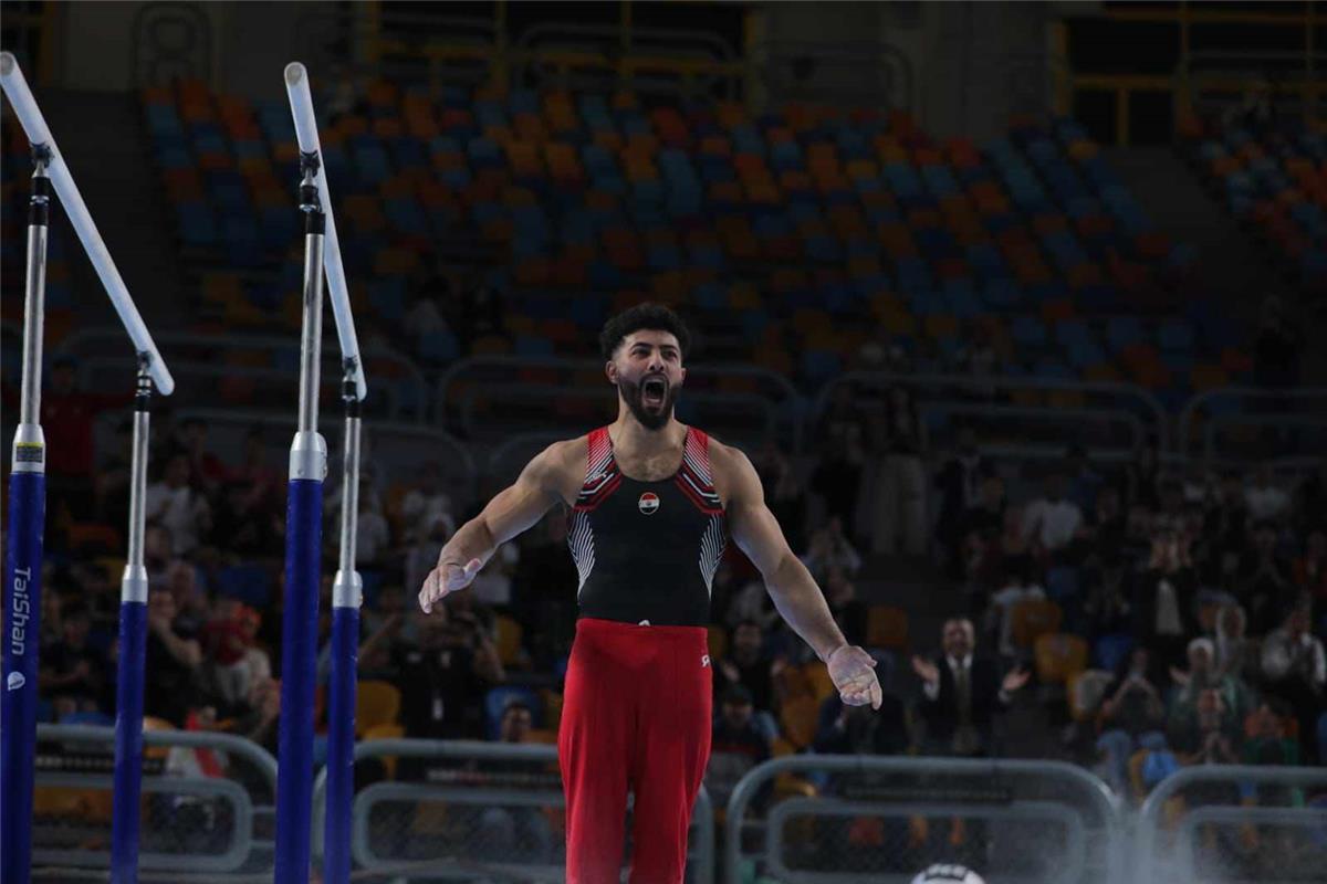 عمر العربي يتألق ويتوج بذهبية كأس العالم للجمباز الفني على جهاز المتوازي عمر العربي يتألق ويتوج بذهبية كأس العالم للجمباز الفني على جهاز المتوازي