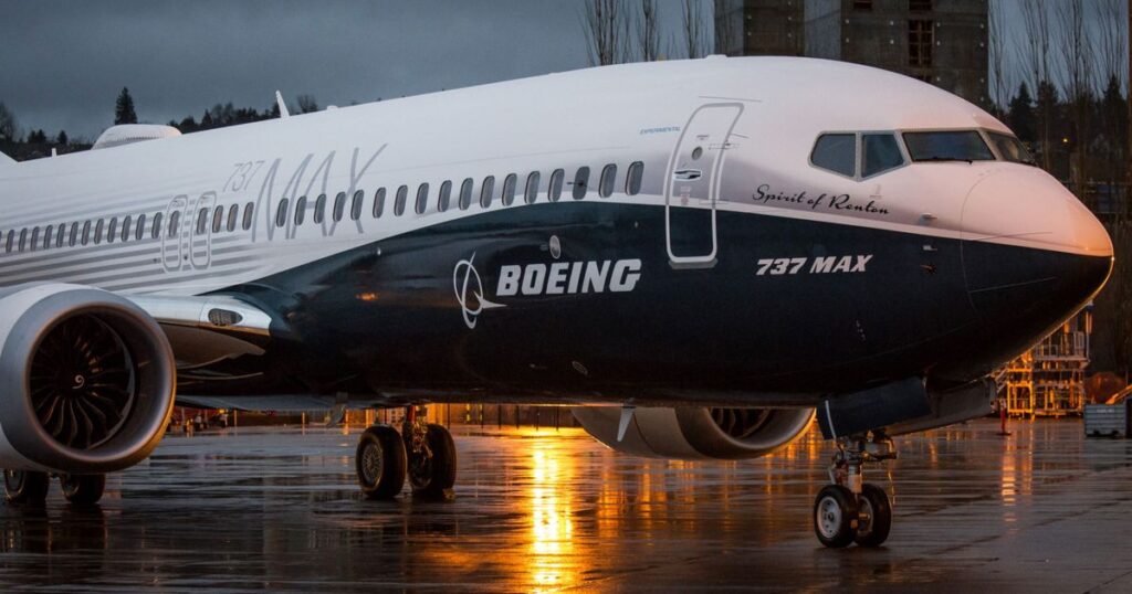 بوينج تهدف لزيادة إنتاج طائرة “737 ماكس” بالرغم من القيود التنظيمية واستئناف عمليات التسليم إلى الصين بوينج تهدف لزيادة إنتاج طائرة “737 ماكس” بالرغم من القيود التنظيمية واستئناف عمليات التسليم إلى الصين