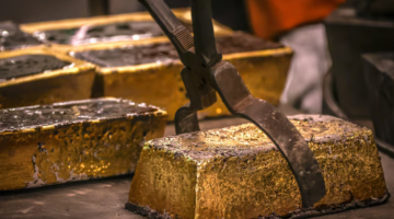 غانا تُلزم الشركات الأجنبية بمغادرة سوق الذهب المحلية قبل نهاية أبريل