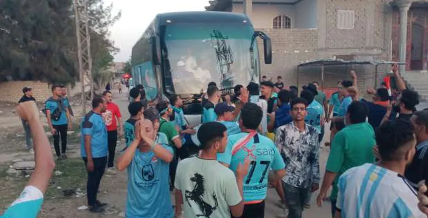 غزل المحلة ينظم رحلة جماهيرية لمؤازرة الفريق أمام إنبي في الدوري غزل المحلة ينظم رحلة جماهيرية لمؤازرة الفريق أمام إنبي في الدوري