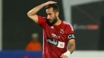 غضب من علي معلول في الأهلي بعد استبعاده من قائمة مباراة صن داونز