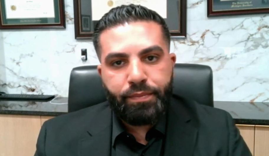 دافع عن طالب مؤيد لفلسطين.. تفاصيل وأسباب اعتقال محامي لبناني من مطار ديترويت بالولايات المتحدة