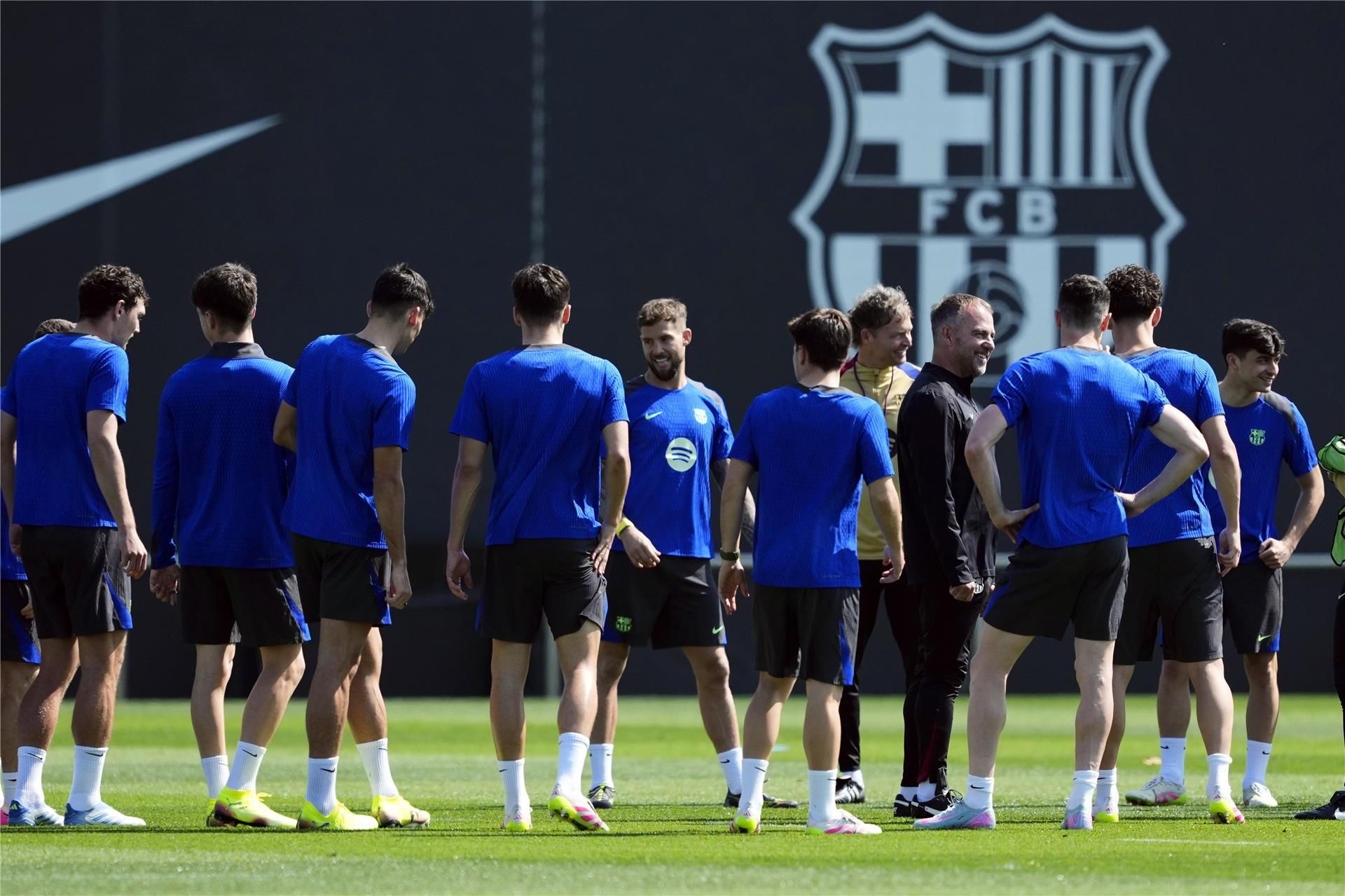 غياب بارز.. فليك يعلن قائمة برشلونة لمواجهة دورتموند غياب بارز.. فليك يعلن قائمة برشلونة لمواجهة دورتموند