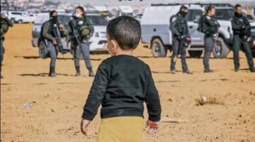 فاق الآلاف وهزّ العالم.. طفل من غزة يفوز بجائزة «صورة العام الصحفية 2025»
