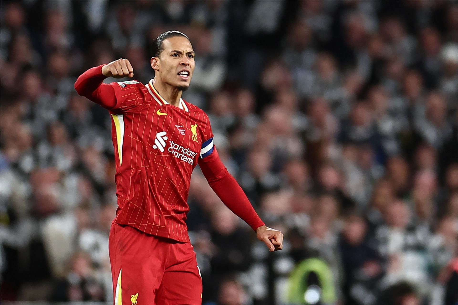 فان دايك ينهي كابوس التجديد لليفربول فان دايك ينهي كابوس التجديد لليفربول