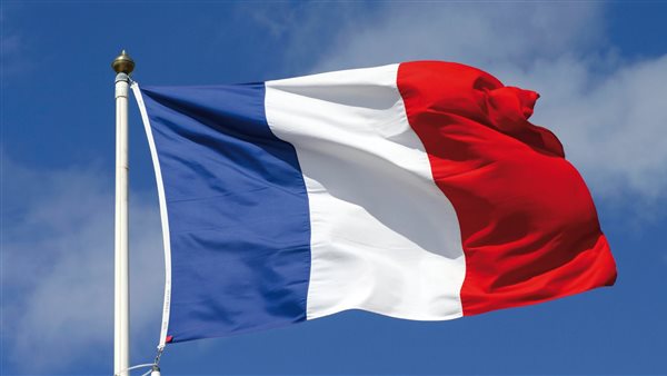 فرنسا تدعو الشركات المحلية لتعليق استثماراتها في أمريكا فرنسا تدعو الشركات المحلية لتعليق استثماراتها في أمريكا