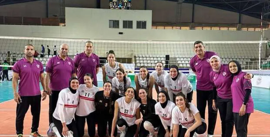 فريق «سيدات الزمالك» يهزم الأهلي بـ«التلاتة» ويتوج ببطولة أفريقيا للكرة الطائرة فريق «سيدات الزمالك» يهزم الأهلي بـ«التلاتة» ويتوج ببطولة أفريقيا للكرة الطائرة