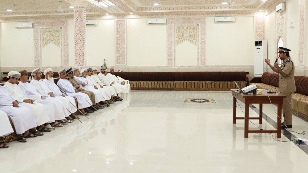 فعالية توعوية حول حقوق الأطفال بجنوب الباطنة