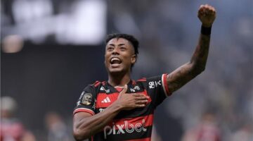 فلامنجو يساند هنريكي بعد اتهامه بالتلاعب