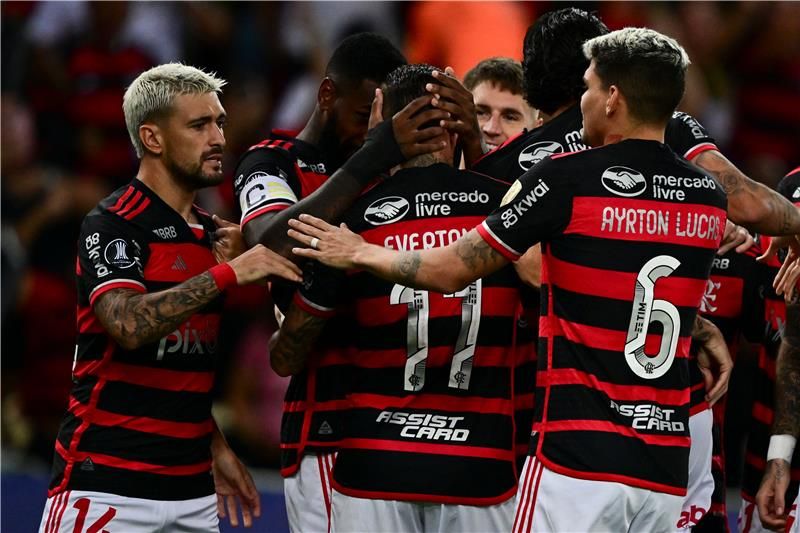 فلامنجو يسحق جوفينتود بسداسية ويتصدر الدوري البرازيلي فلامنجو يسحق جوفينتود بسداسية ويتصدر الدوري البرازيلي