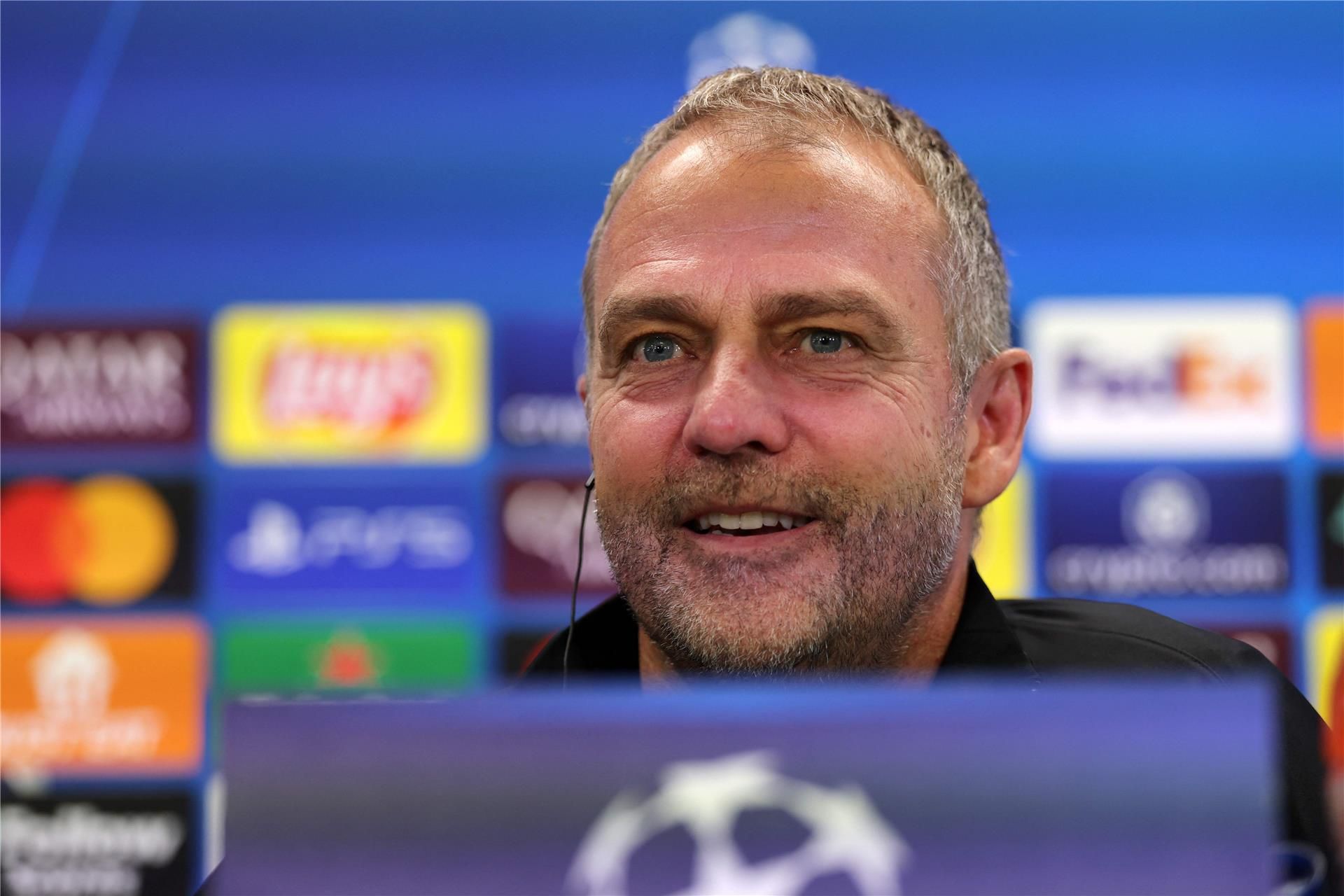 فليك: هذا اللاعب فاجأني في الكلاسيكو.. وهزائم إنتر لا تعنينا فليك: هذا اللاعب فاجأني في الكلاسيكو.. وهزائم إنتر لا تعنينا