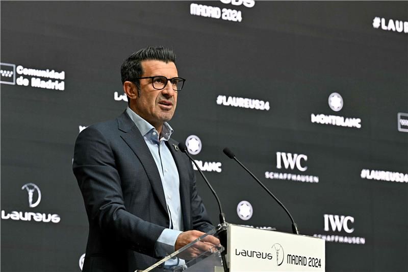 فيجو: أتعجب مما يحدث لأنشيلوتي.. وبرشلونة ليس الأوفر حظا بنهائي الكأس فيجو: أتعجب مما يحدث لأنشيلوتي.. وبرشلونة ليس الأوفر حظا بنهائي الكأس