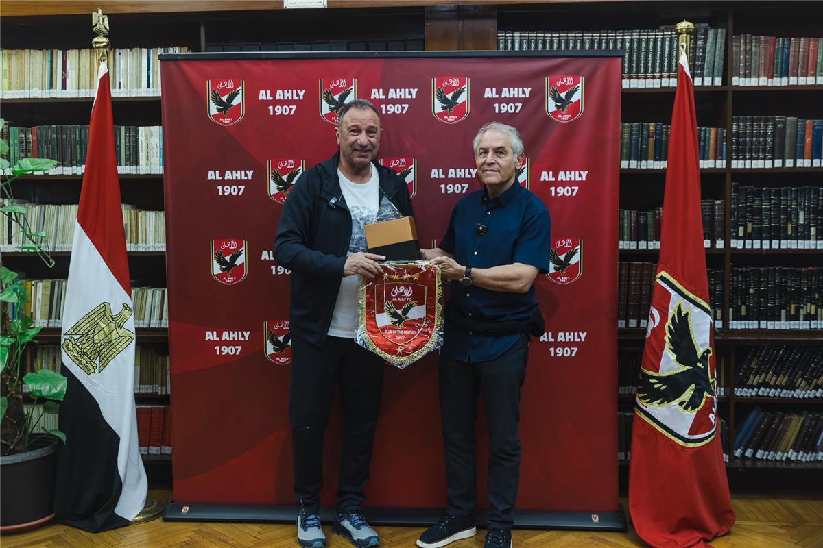 فيديو | الخطيب: كولر من أكثر المدربين تحقيقًا للنجاح مع الأهلي.. وهناك ظروف اضطرتنا لرحيله فيديو | الخطيب: كولر من أكثر المدربين تحقيقًا للنجاح مع الأهلي.. وهناك ظروف اضطرتنا لرحيله