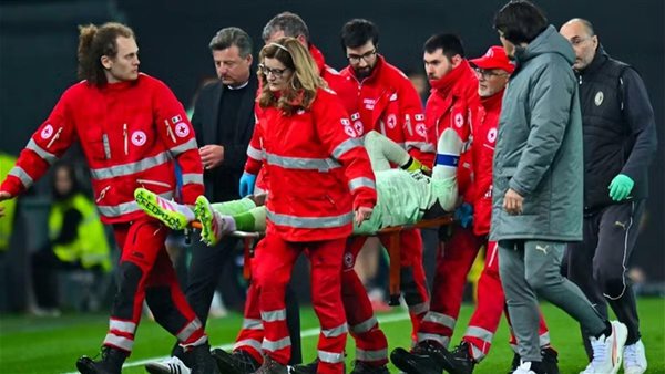 فيديو.. حارس ميلان يفقد الوعي بعد اصطدام عنيف مع لاعب أودينيزي فيديو.. حارس ميلان يفقد الوعي بعد اصطدام عنيف مع لاعب أودينيزي