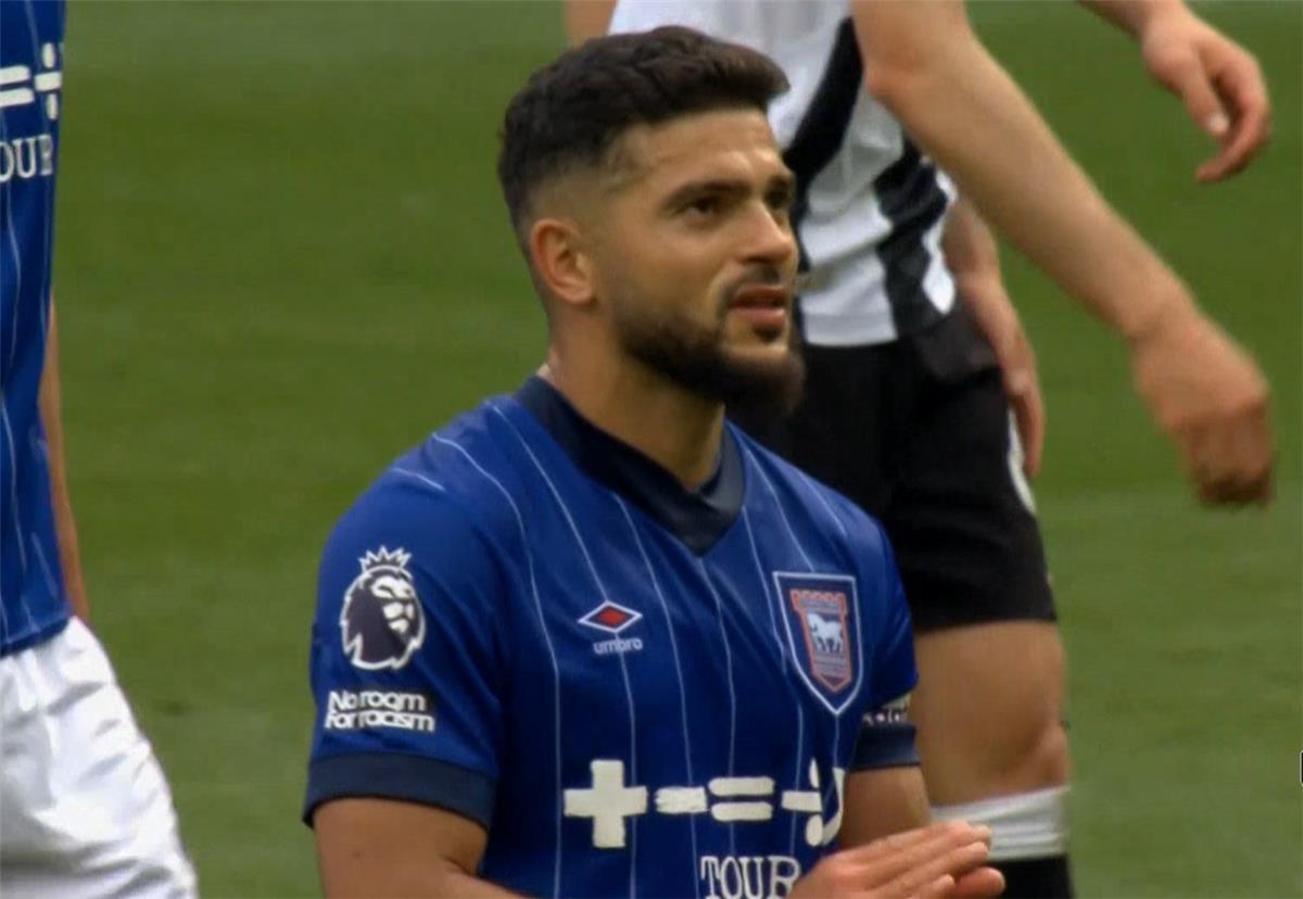 فيديو | رد فعل سام مرسي تجاه الجماهير بعد هبوط إيبوسيتش تاون فيديو | رد فعل سام مرسي تجاه الجماهير بعد هبوط إيبوسيتش تاون