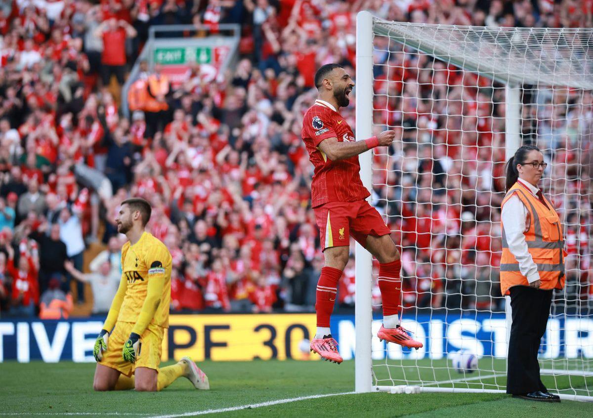 فيديو | محمد صلاح يُسجل هدف ليفربول الرابع أمام توتنهام ويحتفل بـ”سيلفي” لا يُنسى فيديو | محمد صلاح يُسجل هدف ليفربول الرابع أمام توتنهام ويحتفل بـ”سيلفي” لا يُنسى