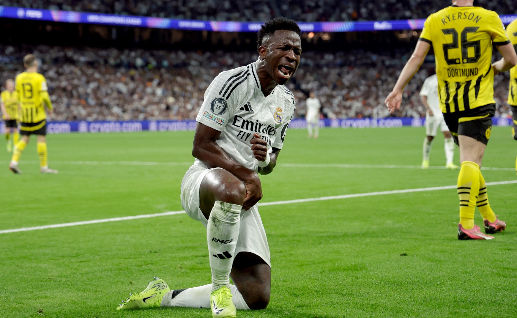 فينيسيوس يحسم موقفه من الرحيل عن ريال مدريد فينيسيوس يحسم موقفه من الرحيل عن ريال مدريد