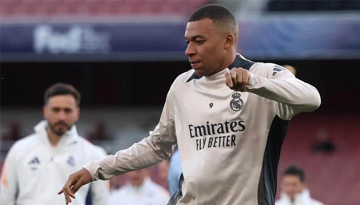قائمة ريال مدريد لمباراة برشلونة في نهائي كأس ملك إسبانيا.. موقف مبابي قائمة ريال مدريد لمباراة برشلونة في نهائي كأس ملك إسبانيا.. موقف مبابي