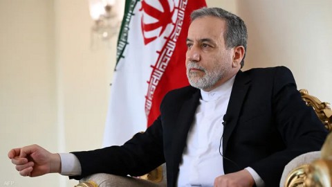  قبل المحادثات النووية.. وزير الخارجية الإيراني يحذر ترامب من “الخيار العسكري” ويدعوه لتجنب حرب كارثية في الشرق الأوسط تمتد بسرعة إلى جميع أنحاء المنطقة