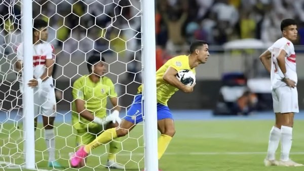 قبل مباراة الزمالك بالدوري.. الدردير يعلق : كريستيانو كان فرحان إنه سجل فينا هدف قبل مباراة الزمالك بالدوري.. الدردير يعلق : كريستيانو كان فرحان إنه سجل فينا هدف