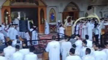 قداس "أحد السعف" في المقطم يعلن بدء أسبوع الآلام وسط أجواء روحانية
