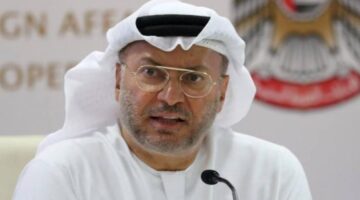 قرقاش: اتهامات ملفقة ضد الإمارات هدفها الاستعراض الإعلامي