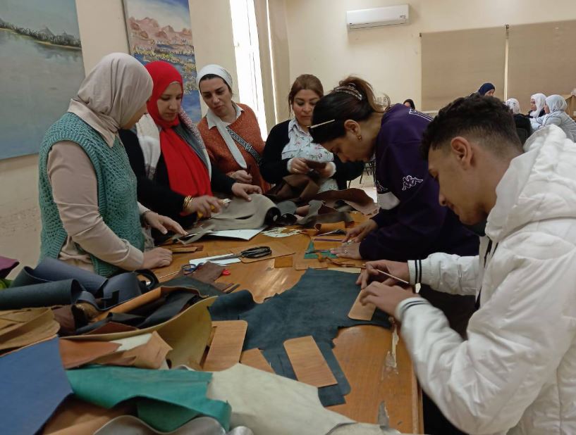 قصور الثقافة تطلق أسبوعا ثقافيا لتدريب الشباب على الحرف اليدوية بالأسمرات