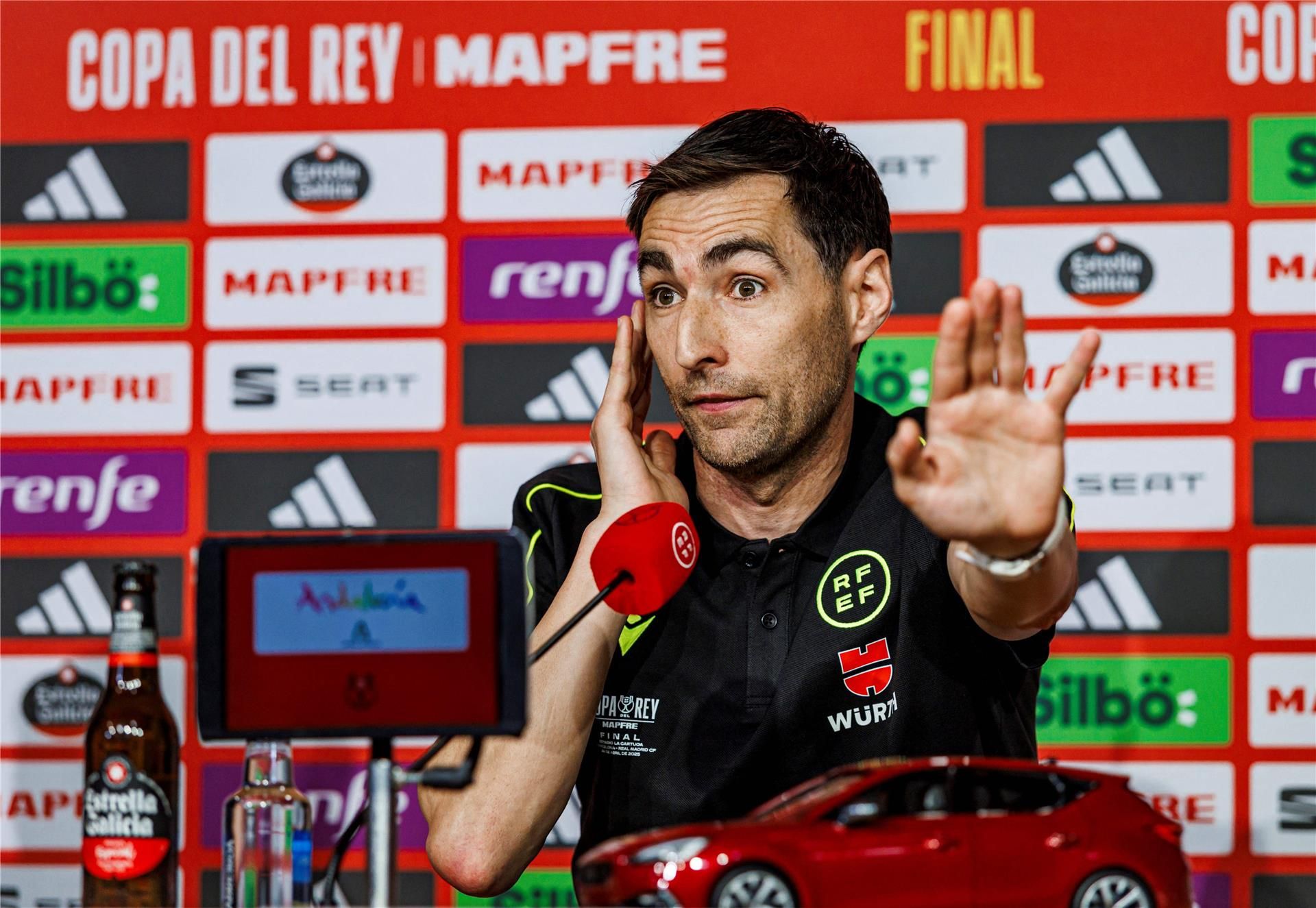 قناة ريال مدريد: مؤتمر الحكام كارثي قناة ريال مدريد: مؤتمر الحكام كارثي