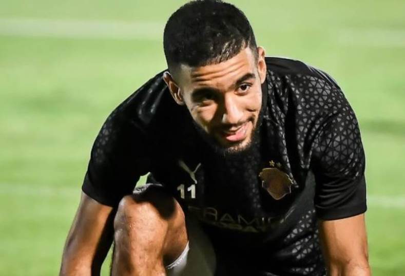 قندوسي يبعث برسالة للجماهير بعد إصابته في مباراة فاركو قندوسي يبعث برسالة للجماهير بعد إصابته في مباراة فاركو