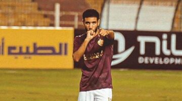 قندوسي يتعرض لإصابة مروعة (فيديو)