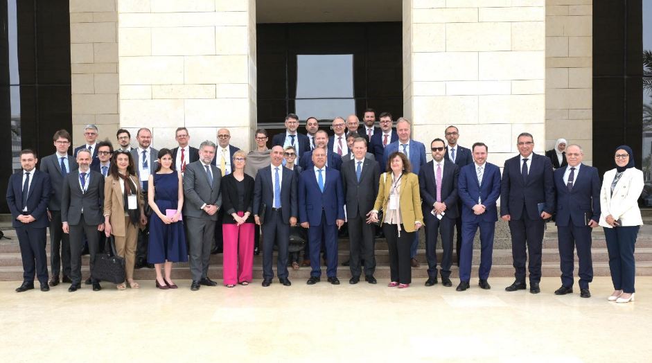 كامل الوزير يبحث مع ممثلي 29 شركة ومؤسسة فرنسية فرص الاستثمار بمجالي النقل والصناعة