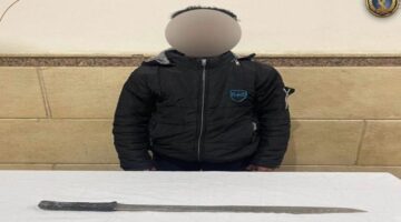 كشف ملابسات فيديو يظهر أحد الأشخاص مشهرا بسلاح أبيض خلال مشاجرة