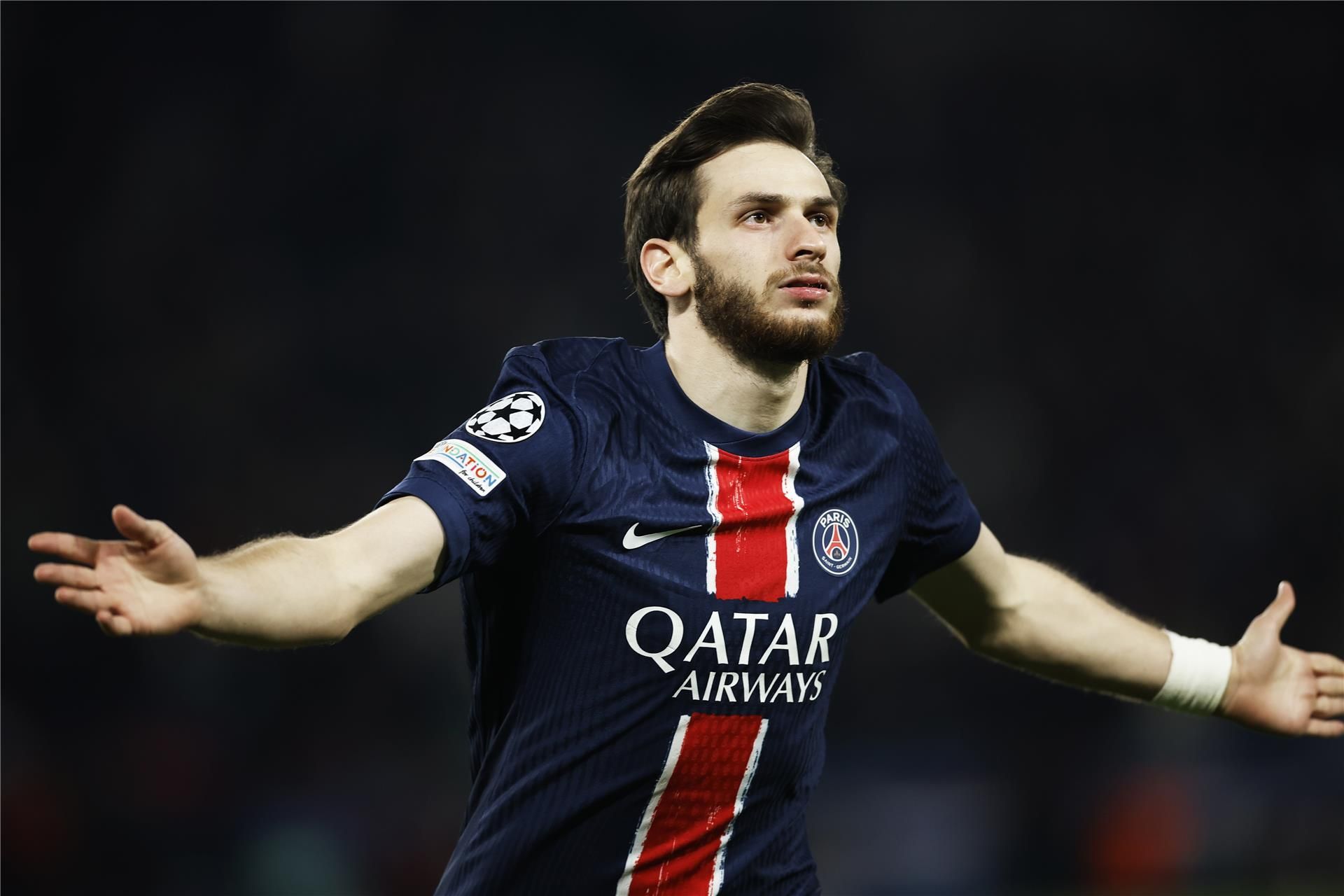 كفاراتسخيليا يعادل إنجاز نيمار مع باريس كفاراتسخيليا يعادل إنجاز نيمار مع باريس