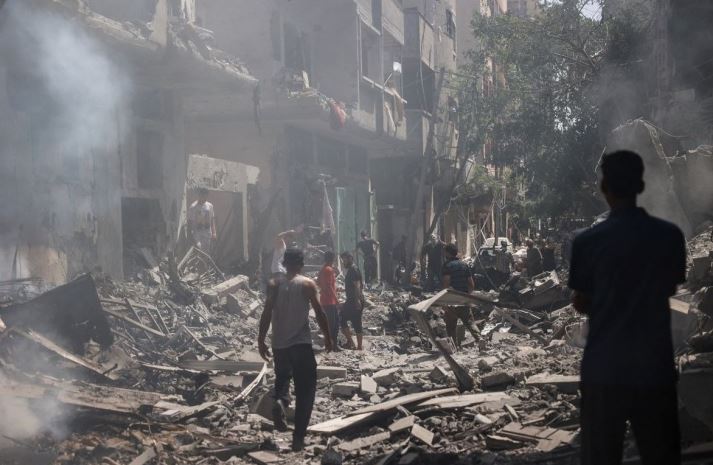 شهيد ومصابون في قصف إسرئيلي على خان يونس جنوبي قطاع غزة