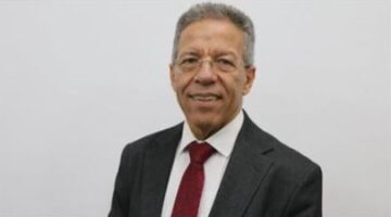 نقيب الأطباء: الطبيب الشاب يعمل 36 ساعة متواصلة.. المشكلة تتجاوز ضعف الأجور