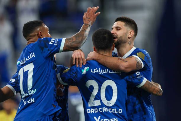 كيف كافأ الهلال لاعبيه بعد التأهل لنصف نهائي النخبة؟ كيف كافأ الهلال لاعبيه بعد التأهل لنصف نهائي النخبة؟