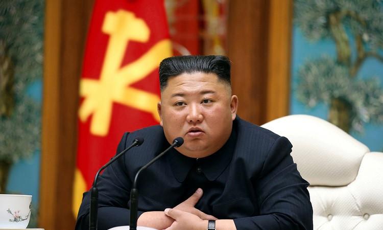 كيم جونج أون يأمر بتسريع التسلح النووي للبحرية الكورية الشمالية كيم جونج أون يأمر بتسريع التسلح النووي للبحرية الكورية الشمالية