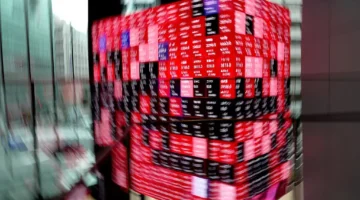 لا شيء مؤكد.. كيف يتفاعل العالم مع قرار ترامب بإلغاء الرسوم الجمركية؟