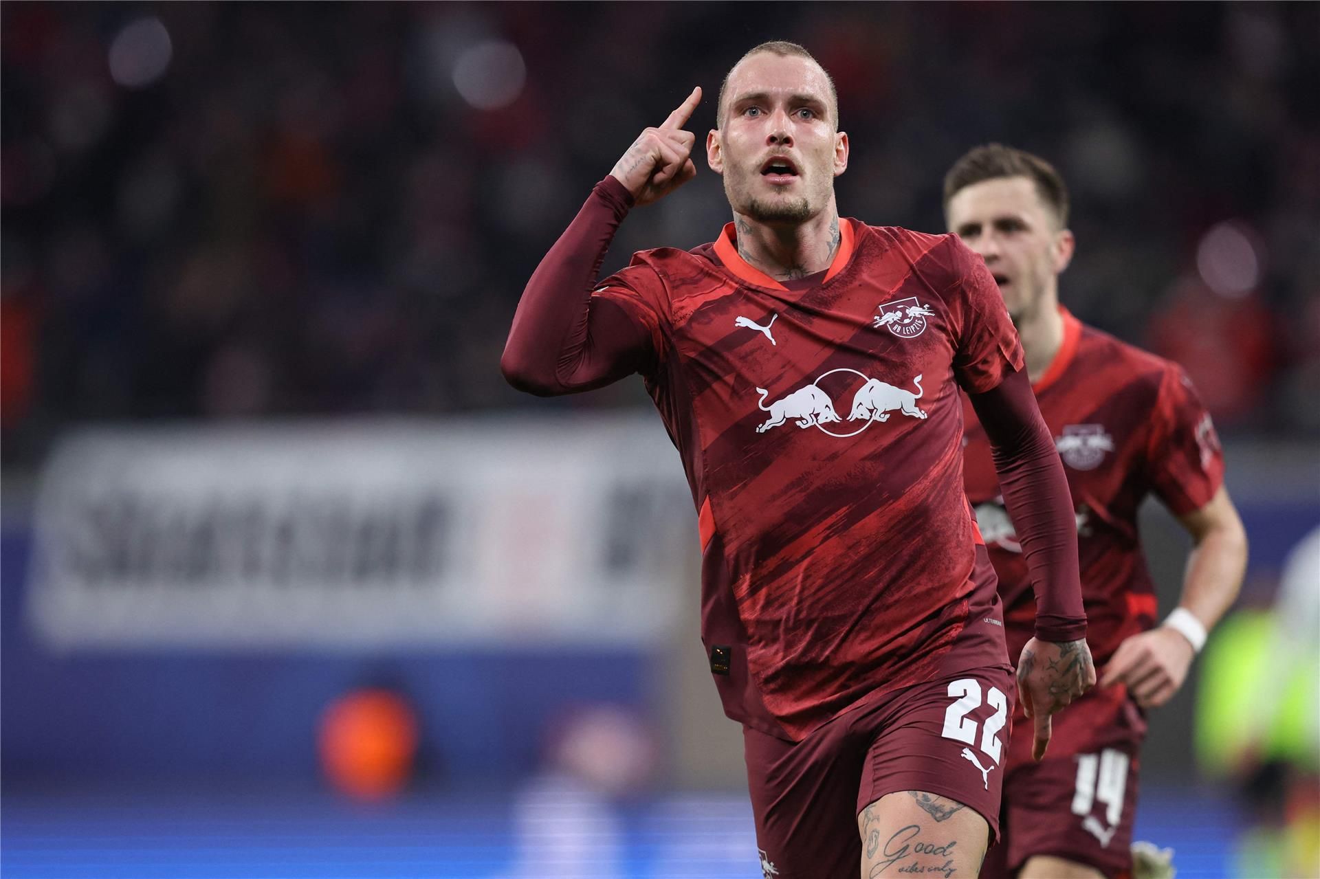 لاعب لايبزيج: لن نسمح باحتفال بايرن ميونخ على أرضنا لاعب لايبزيج: لن نسمح باحتفال بايرن ميونخ على أرضنا