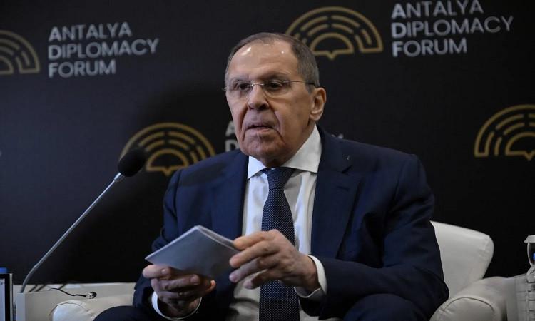 لافروف: جهود المجتمع الأوروبي الأطلسي تتركز الآن على الاستعداد لحرب جديدة لافروف: جهود المجتمع الأوروبي الأطلسي تتركز الآن على الاستعداد لحرب جديدة
